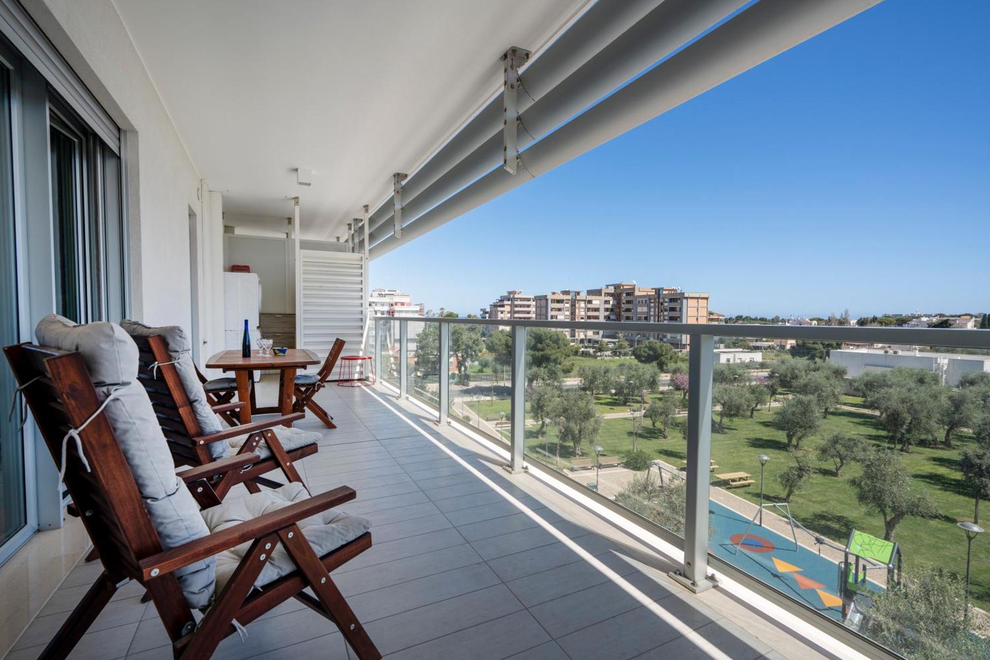 Kind Park - Sleek Apartment With Terrace & Parking Bari Exterior photo